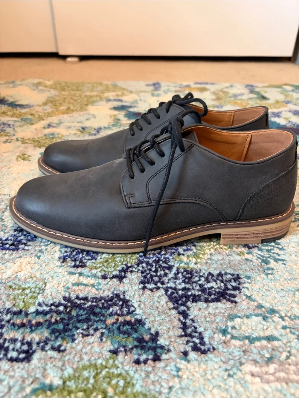 Men's Classic Lace-Up Dress Shoes in Dark Gray - size 8.5